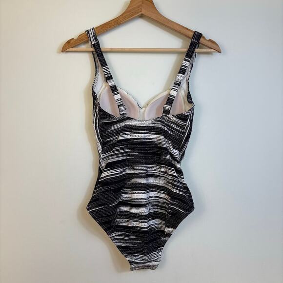 Sunseeker Lets Get Physical One piece Swimsuit Tummy Size 4 control Black White - Picture 4 of 11